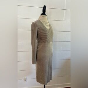 New Exclusively Misook Gold Long Sleeve V-Neck Midi Dress Size Medium NWT